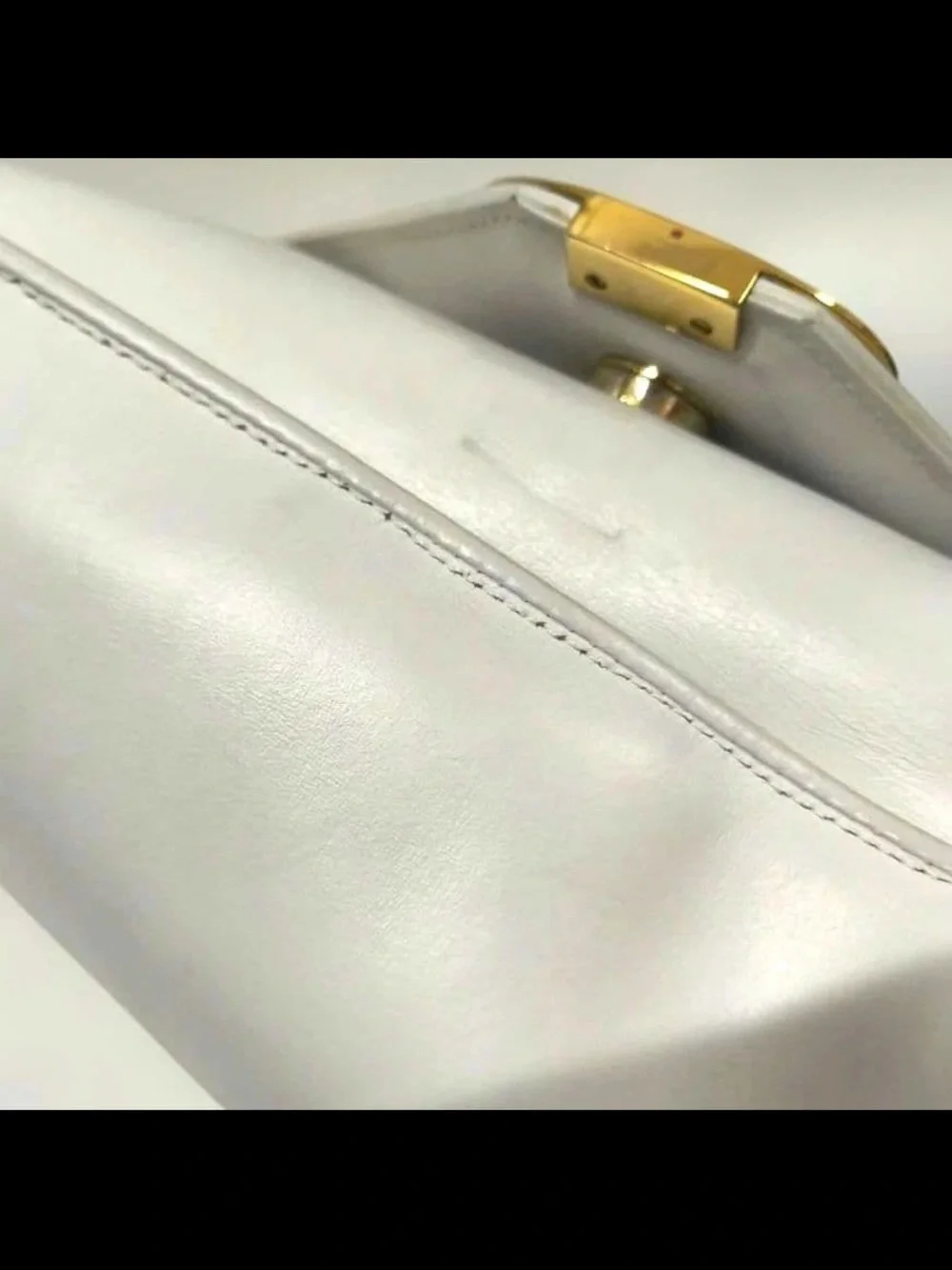Gucci White Envelope Leather Clutch with Gold-Tone Hardware